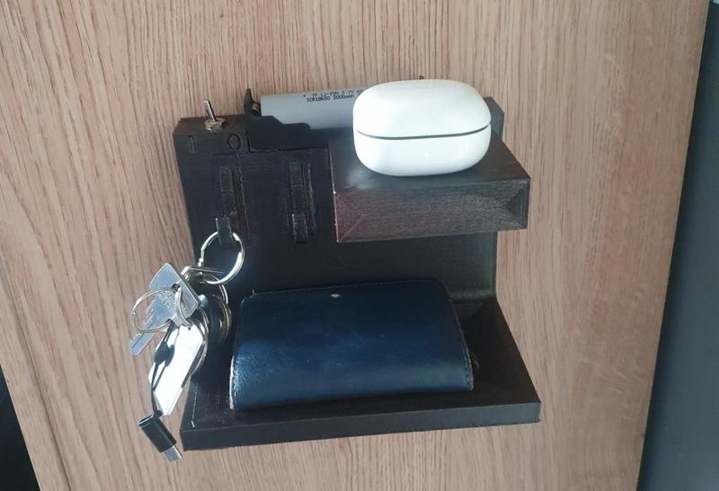 Wireless charging shelf