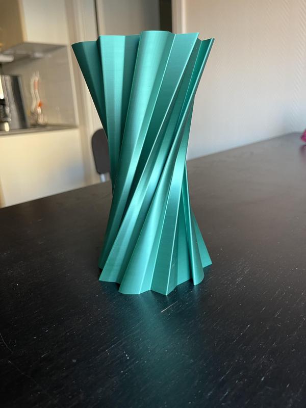 Twisted spiral vase