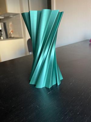 Twisted spiral vase