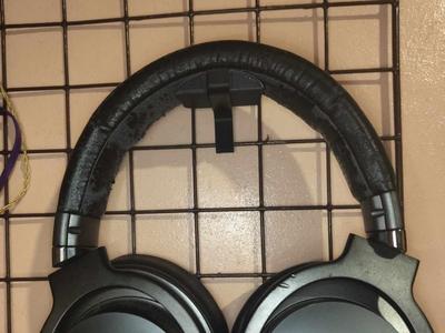 Headphone Holder for Mesh Panel Hooks