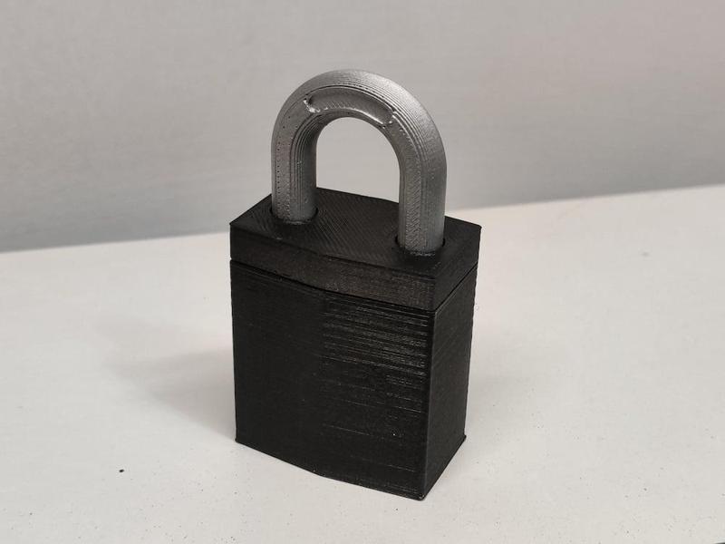 Geocaching container - padlock