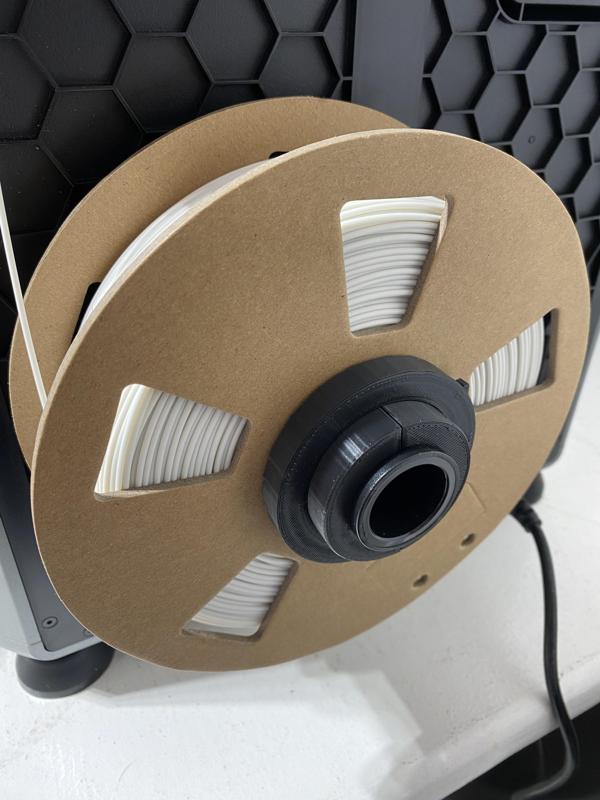 Centering adapter for filament