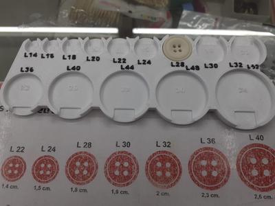 Button measuring tool