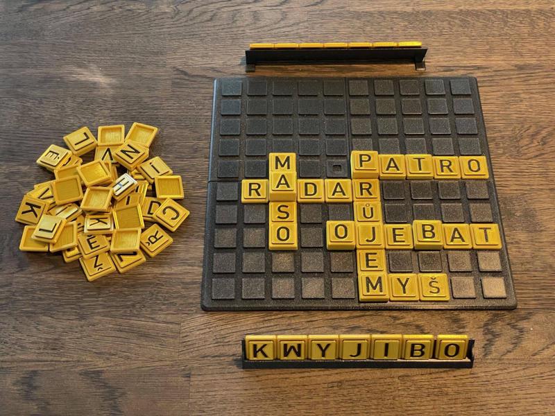 Letter stacking game