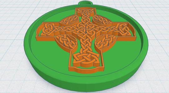 Celtic Round Cross 13