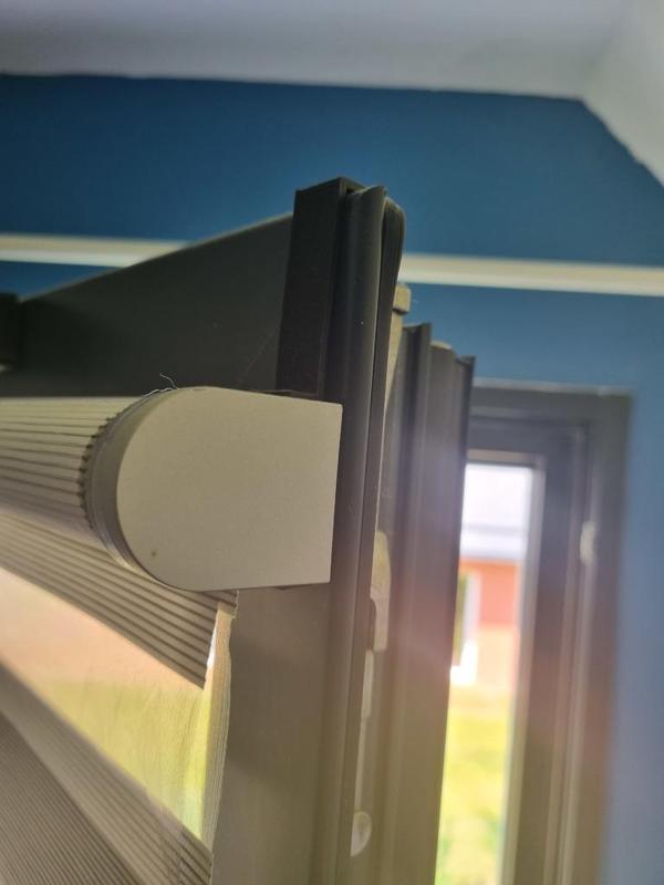 Holder for roller blind