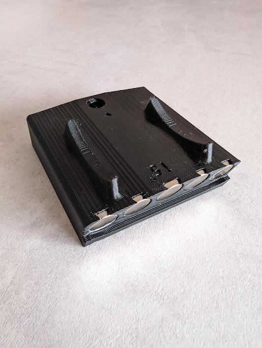 Rolling knife sharpener