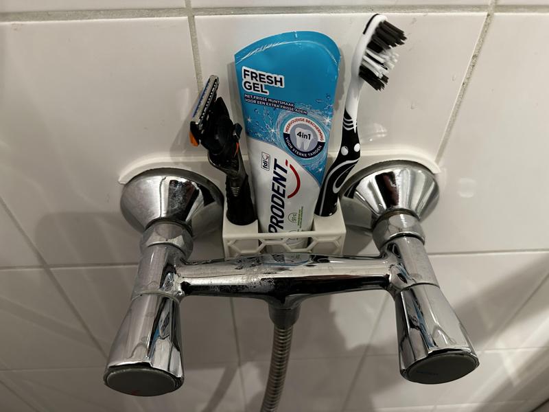 Showerholder