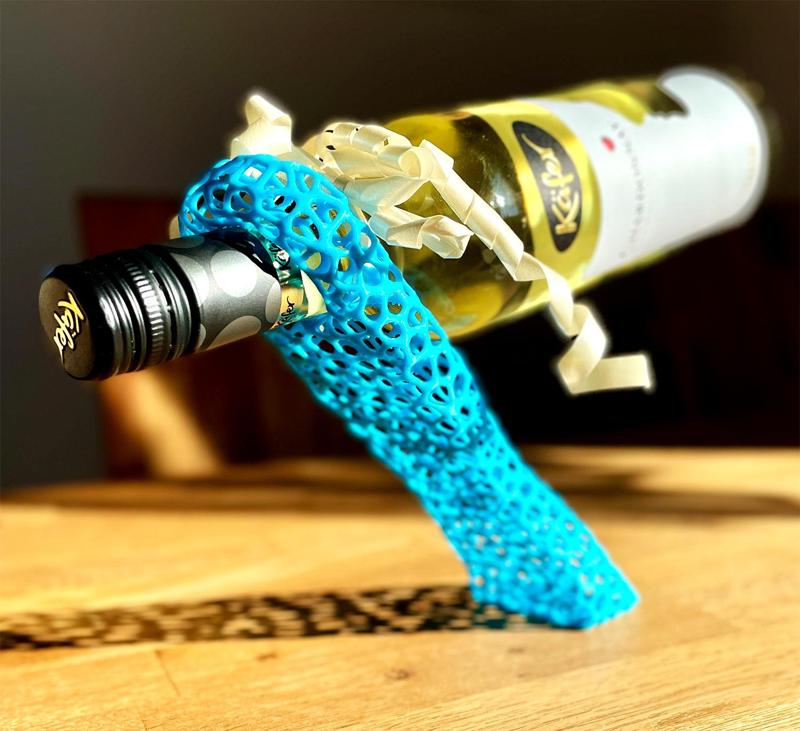 Wine bottle stand - voronoi design