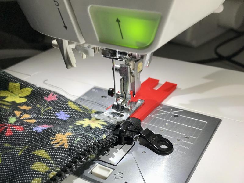 Sewing height compensation tool (Hebamme)