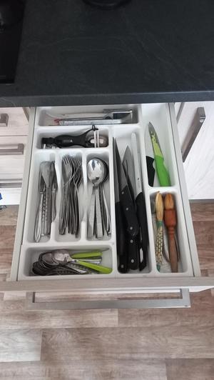 Modular cutlery organizer