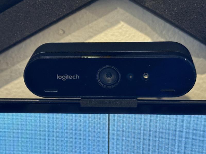 Logitech Brio mount for LG OLED