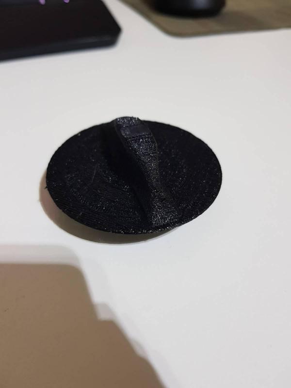 Ergonomic bathtub plug