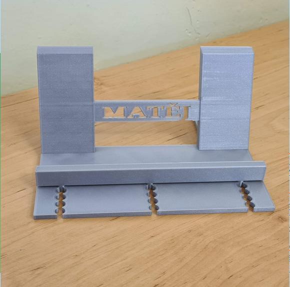 Stojánek pro Knížky