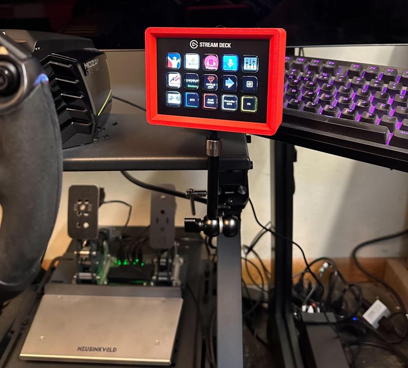 Stream Deck Mk2 box with 1/4"-20 hole