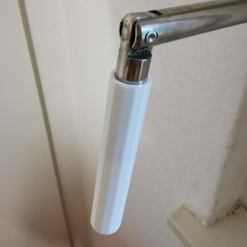 Window crank handle bracket - Support pour poignée de manivelle