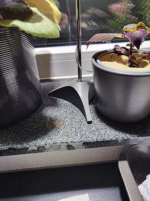 Ständer für Pflanzenlampen / base for plant lights