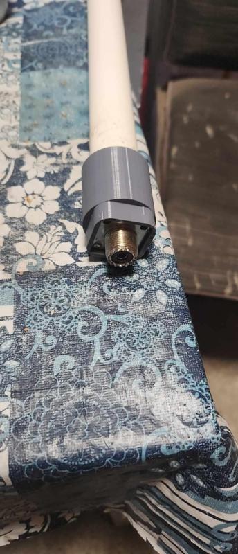 S0239 Panel Socket to 20mm PVC Pipe