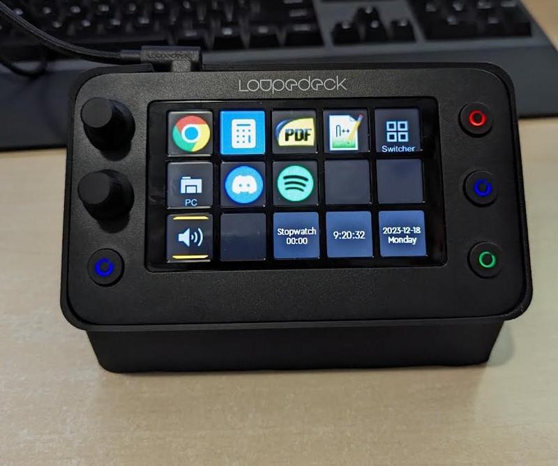 Loupedeck Live S Stand