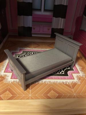 Dollhouse Furniture -Stacie’s Bed
