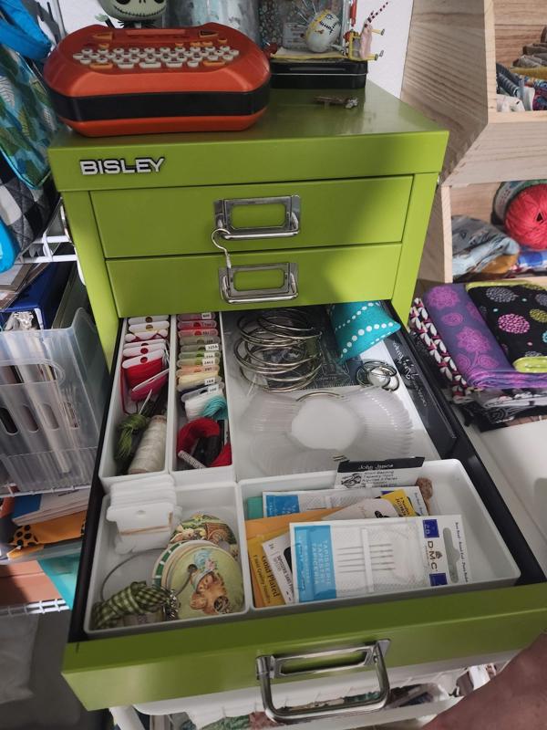 Bisley drawer with floss card storage (gridfinity'ish)