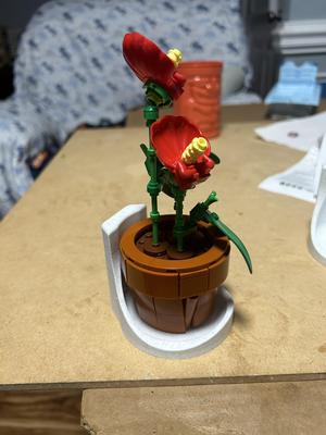 Lego Tiny Plants 10329 Wall mounted plant holder