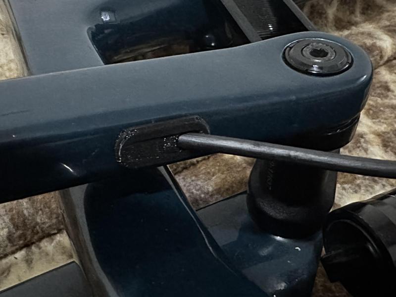 Santa Cruz NOMAD cable routing kit.