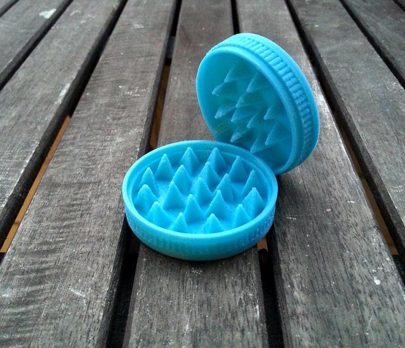 Herb Grinder / Moulin à herbe