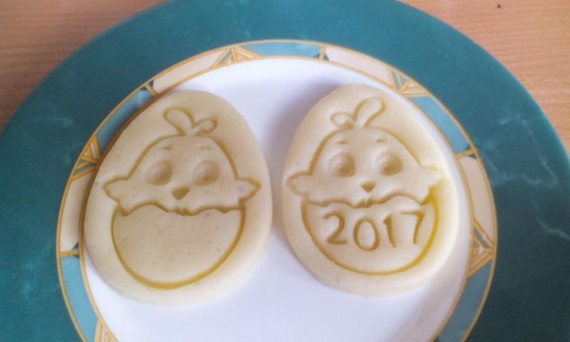 2017_the_Rooster_is_a_cookie_cutter