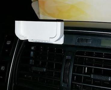 Samsung Galaxy S5 holder on Hyundai Tucson 2009