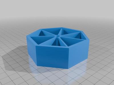 7 days pillbox with a lid that you can take off to fill and with a triangular opening to only access the day of pills that you need