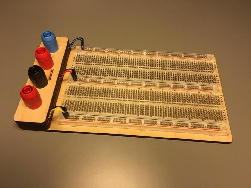Breadboard with 4 mm safety banana plugs