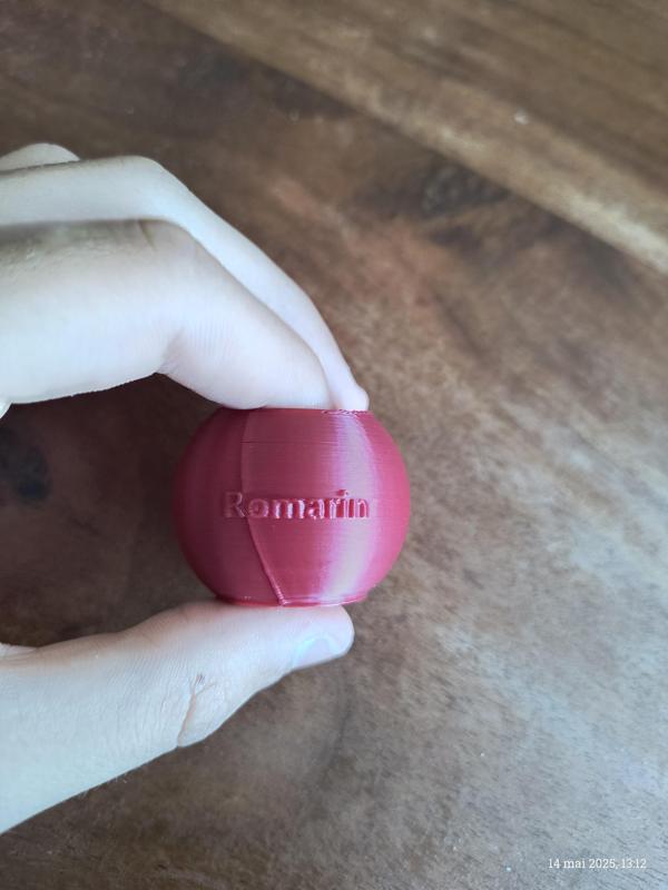 Single pots rosemary and chives