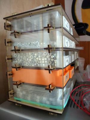 Shelves for small containers