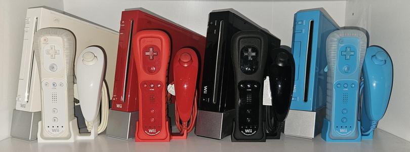 Wiimote and Nunchuck display stand