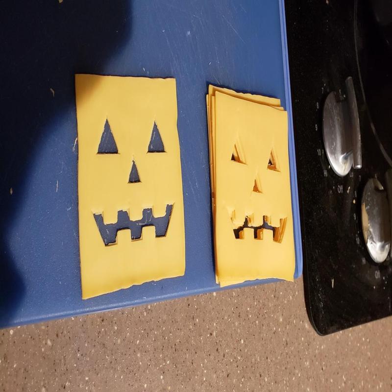 Jack'o'burger cheese cutter