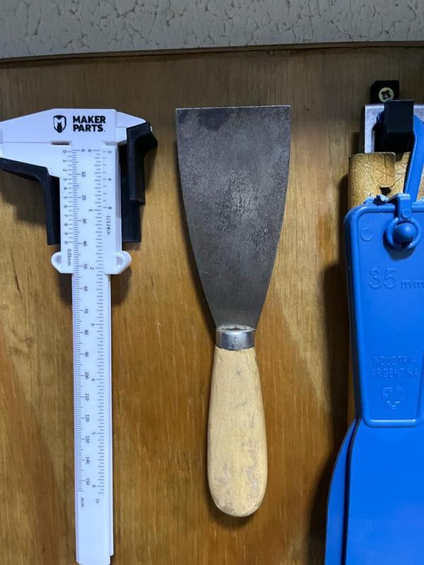 Magnetic spatula holder // Soporte de espatula magnetico