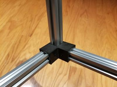 2020 corner bracket to link 3 extrusions together