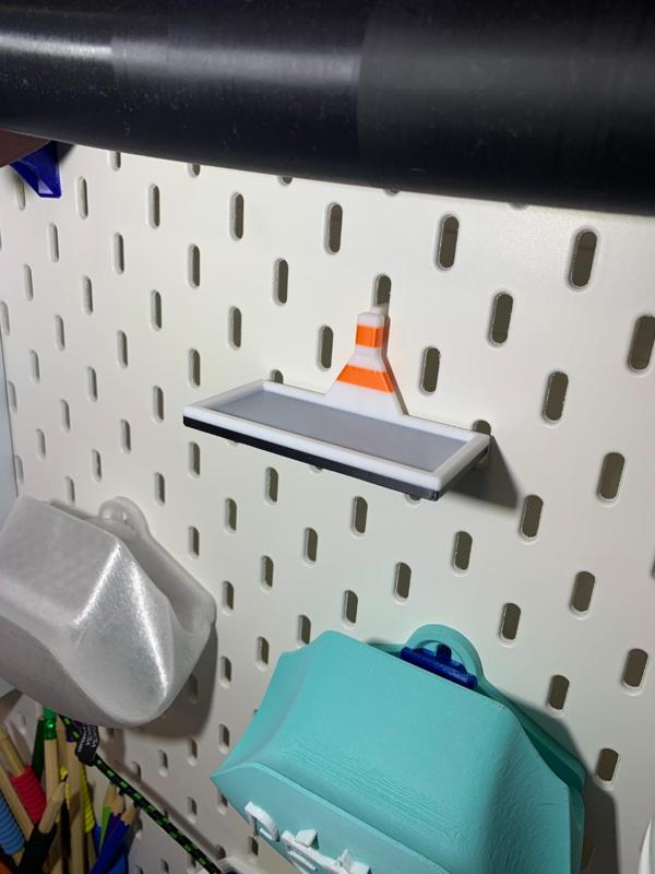 Skadis Hot Wheels car platform holder