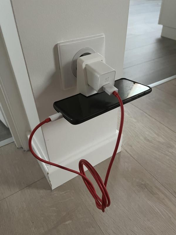 phone holder in charge