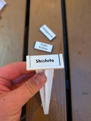 Universal Garden Stake for Interchangeable Plant Tags