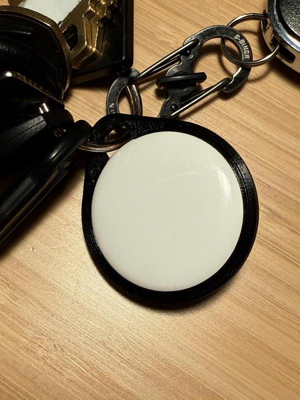 YAYAAK (Yet Another Yet Another AirTag Keychain)