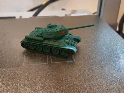 T34/85 medium tank 1/72 (AMS stars)