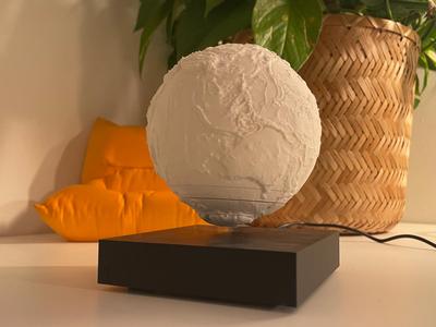 Levitating topology globe lamp 