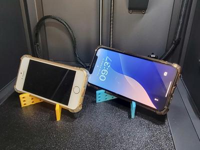 Foldable phone stand