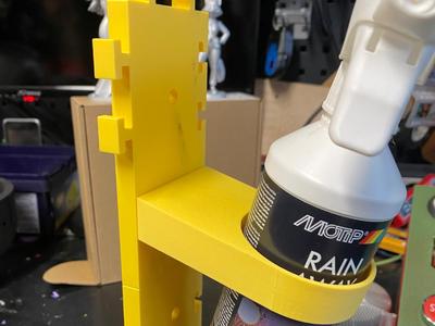 Spraycan or bottle holder