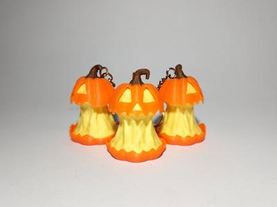 SCREAMING PUMPKIN KEYCHAIN