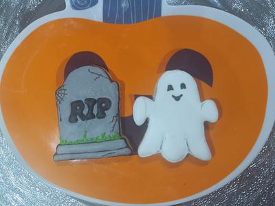 Ghost & Headstone with RIP Holder