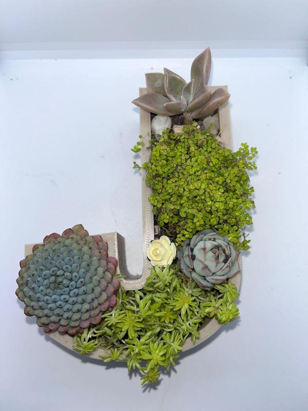 Flowerpot letter J/ FLOWERPOT LETTER J