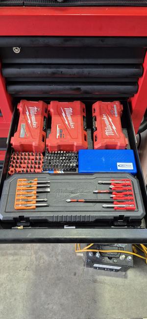 Milwaukee modular drill bit holder